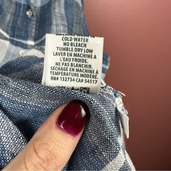 Cloth & Stone cotton blend blue plaid halter top buttons down back size small - Picture 7 of 7